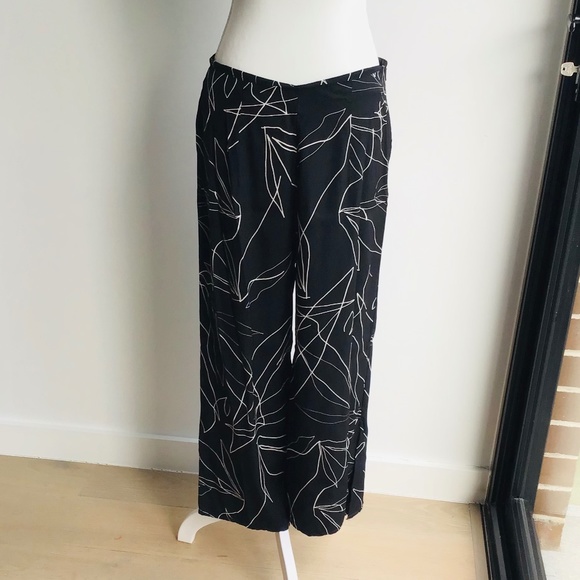 SABA size 10 contour wide leg silky pants with black and white graphic pattern - Picture 3 of 8